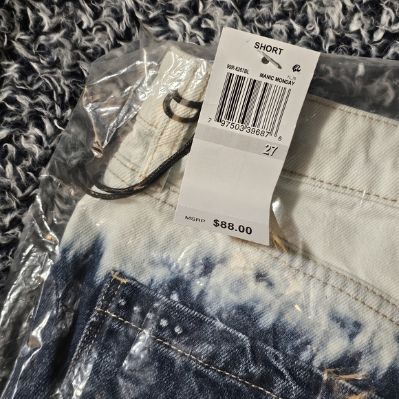 🆕️ Blank NYC The Barrow High Rise Vintage Short in Size 27 or 28 - Picture 6 of 13